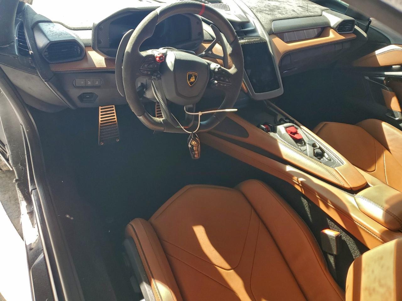 2025 Lamborghini Revuelto