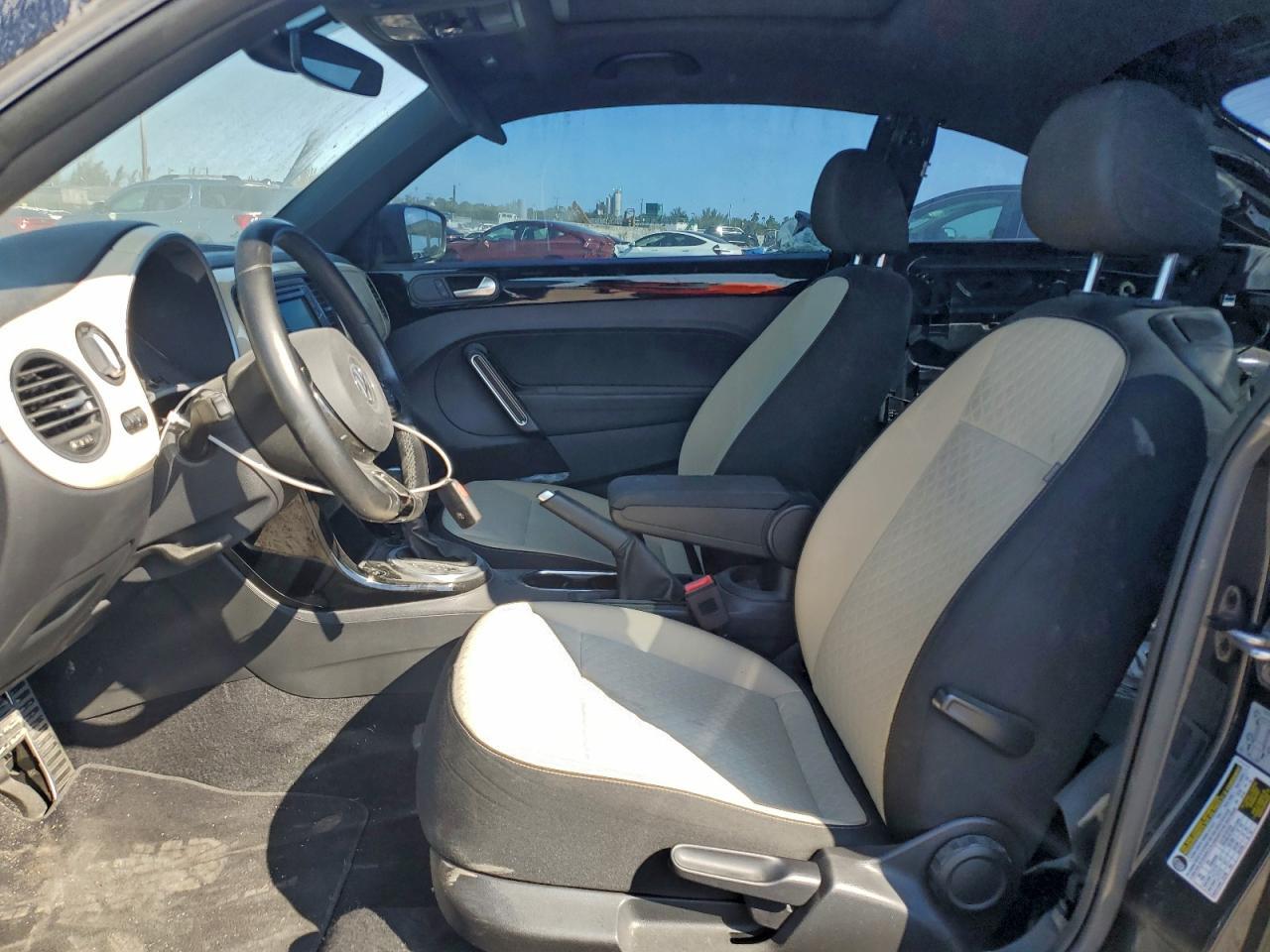 2019 VOLKSWAGEN Beetle