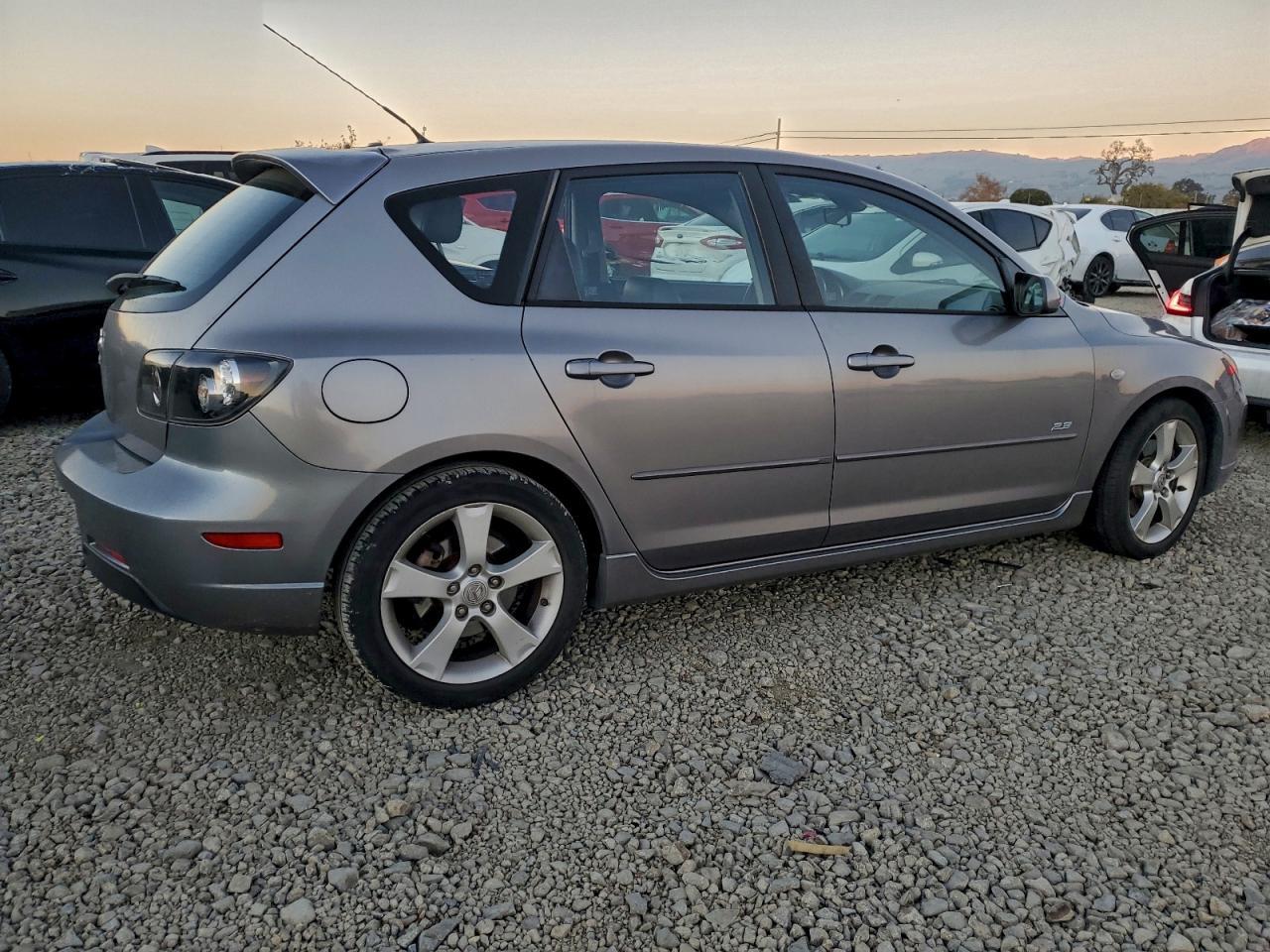 2006 MAZDA 3