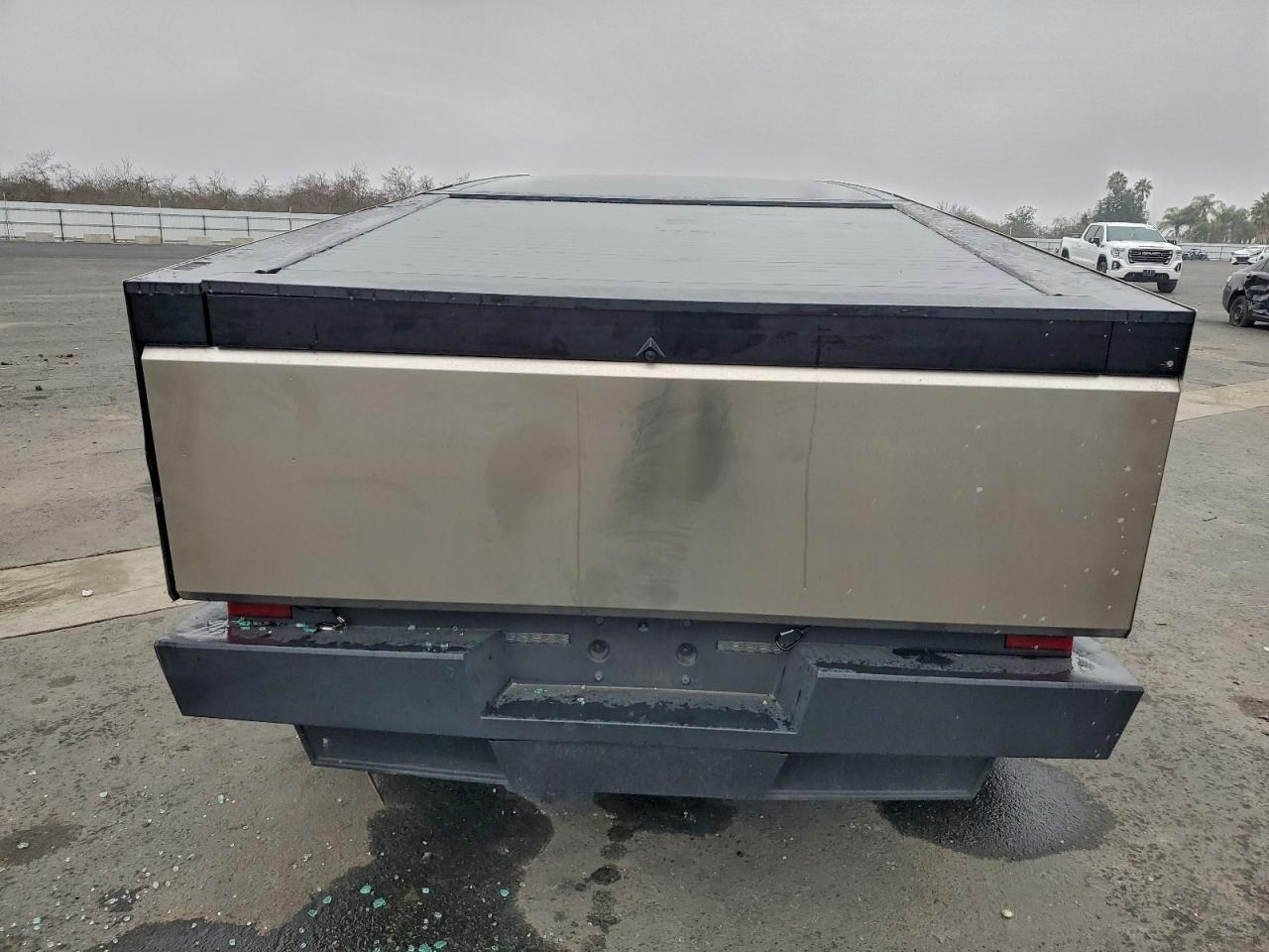 2025 TESLA Cybertruck