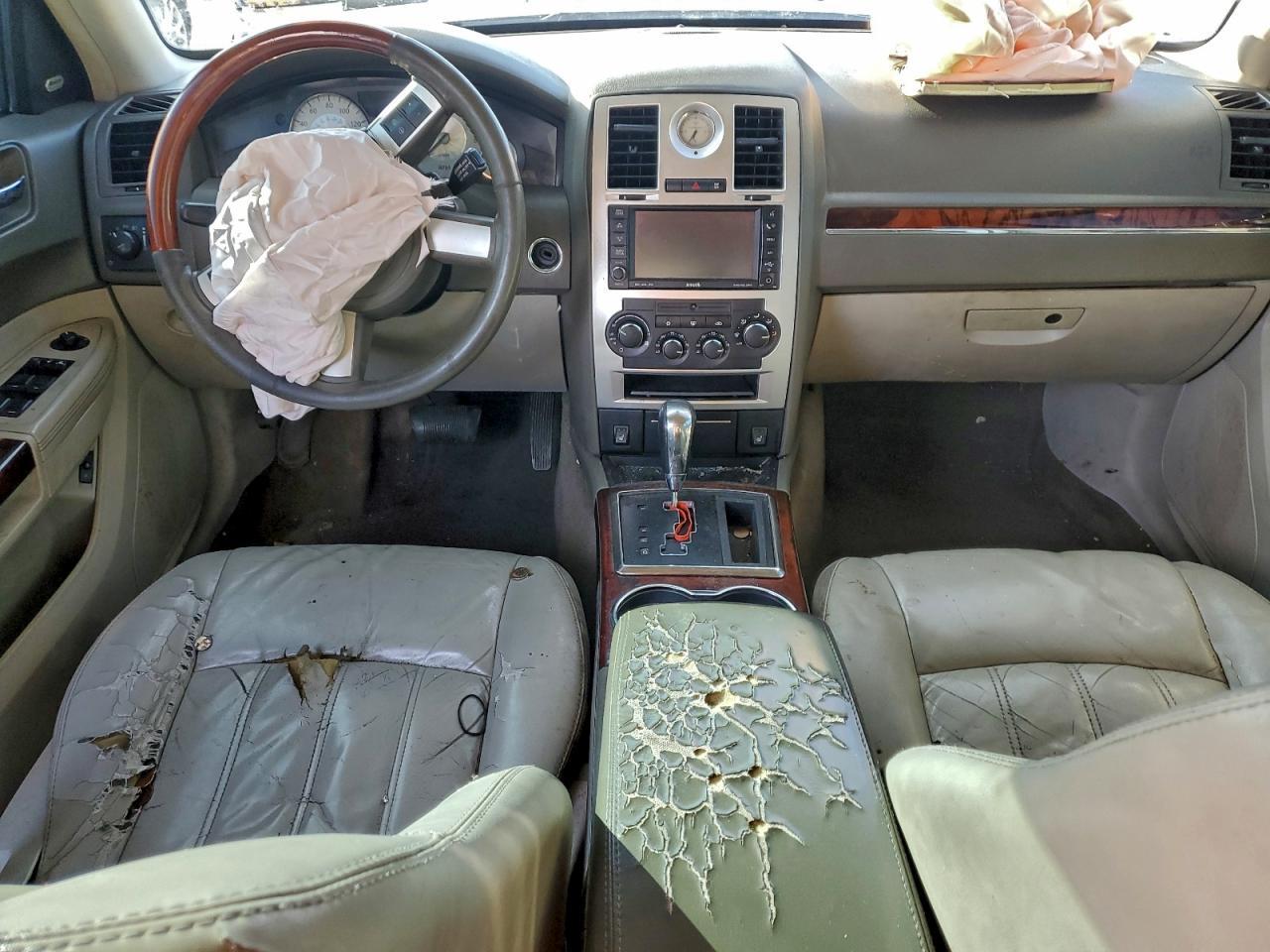 2010 CHRYSLER 300