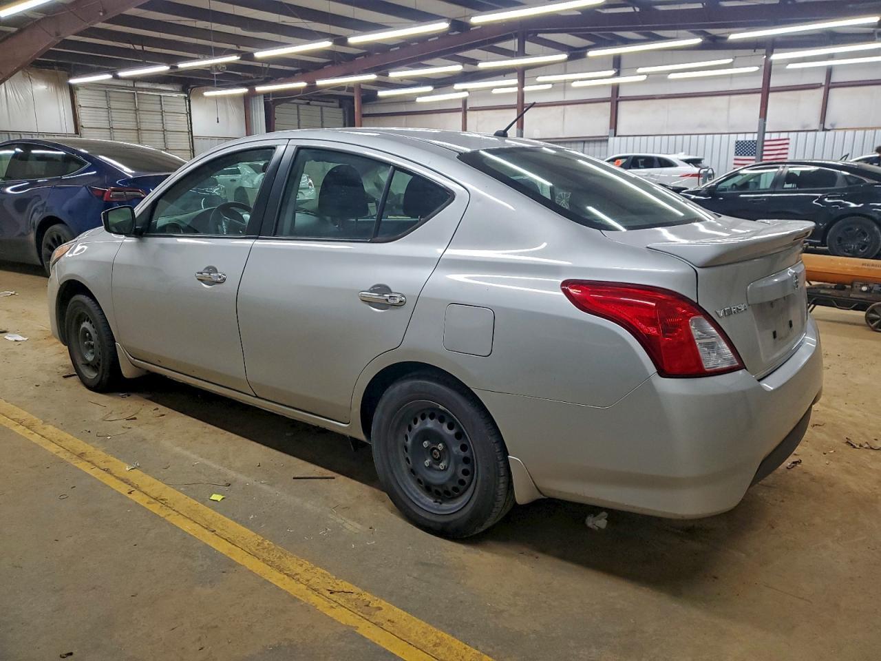 2017 NISSAN VERSA