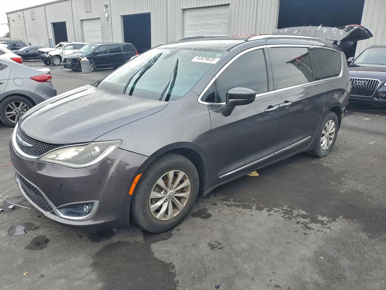 2019 CHRYSLER Pacifica