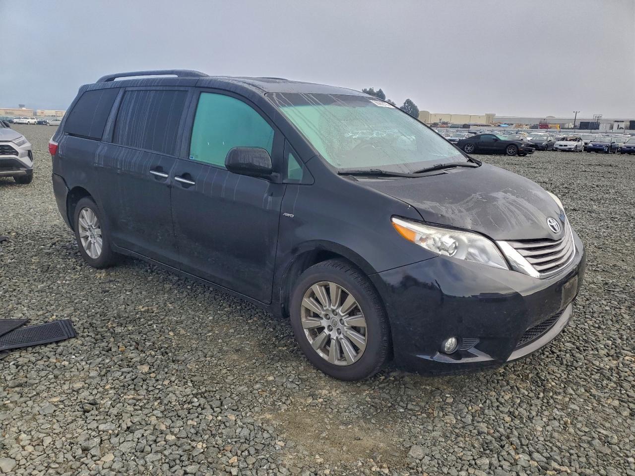 2017 TOYOTA SIENNA