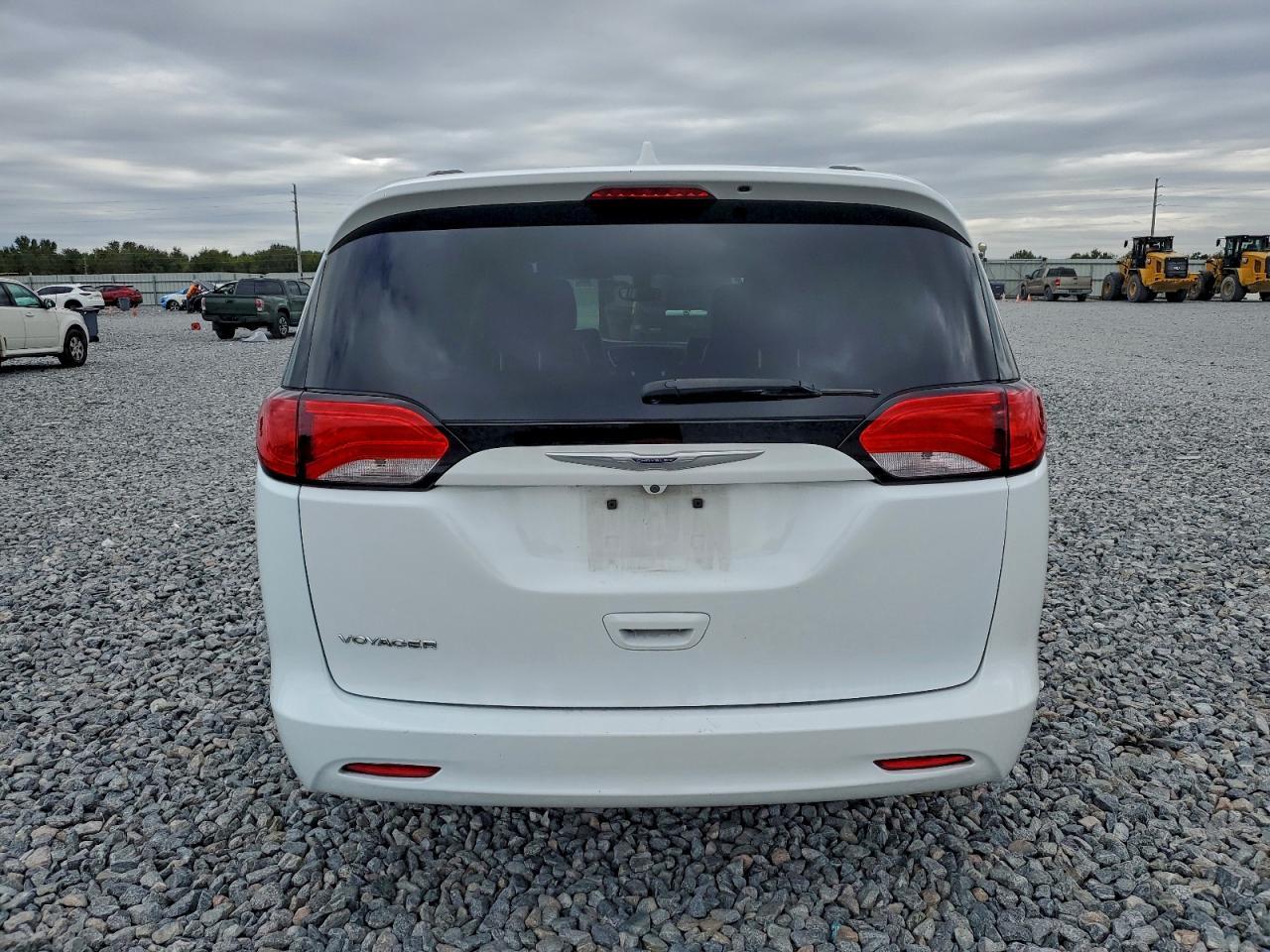 2020 CHRYSLER Voyager