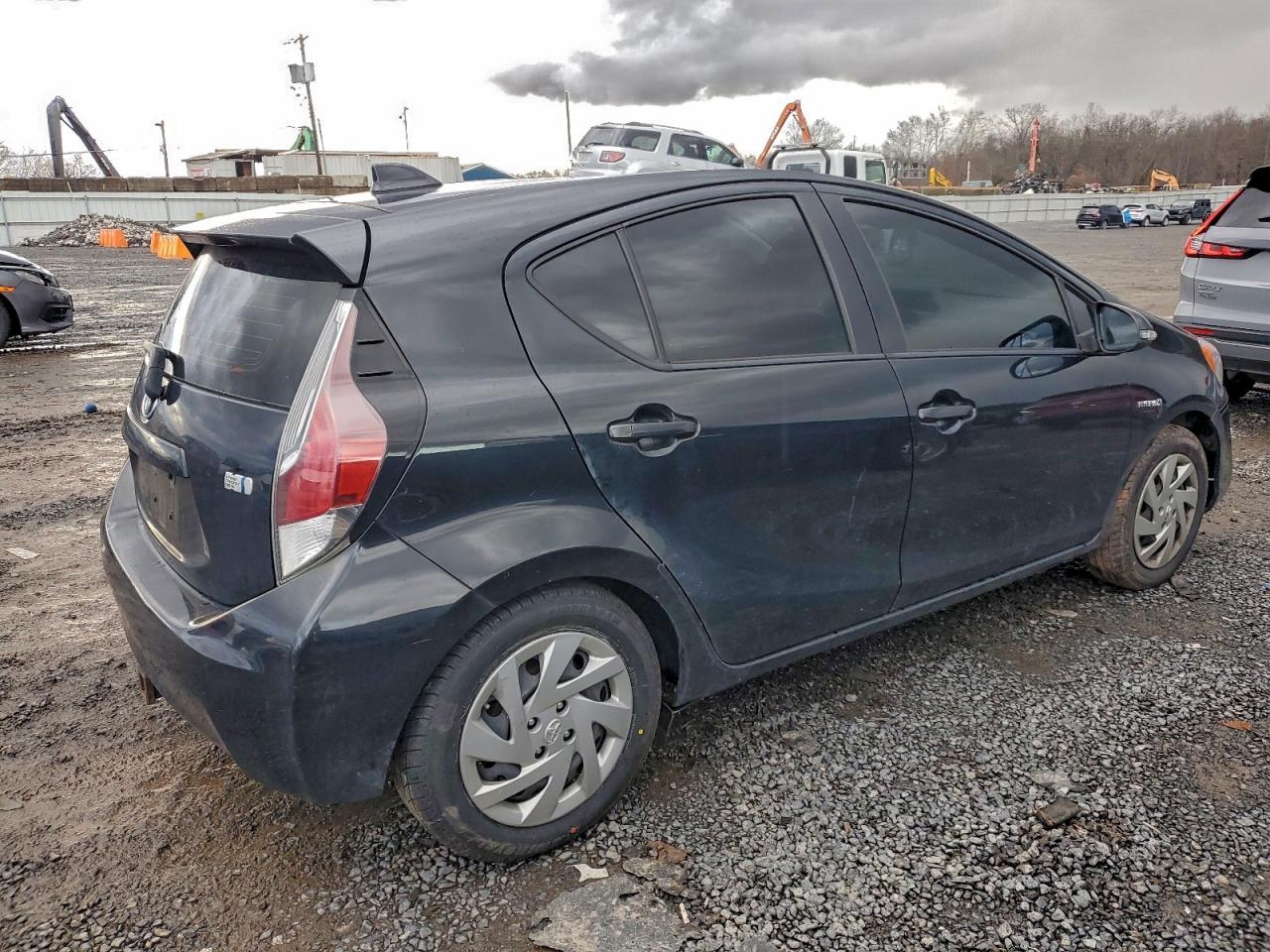 2015 TOYOTA Prius c