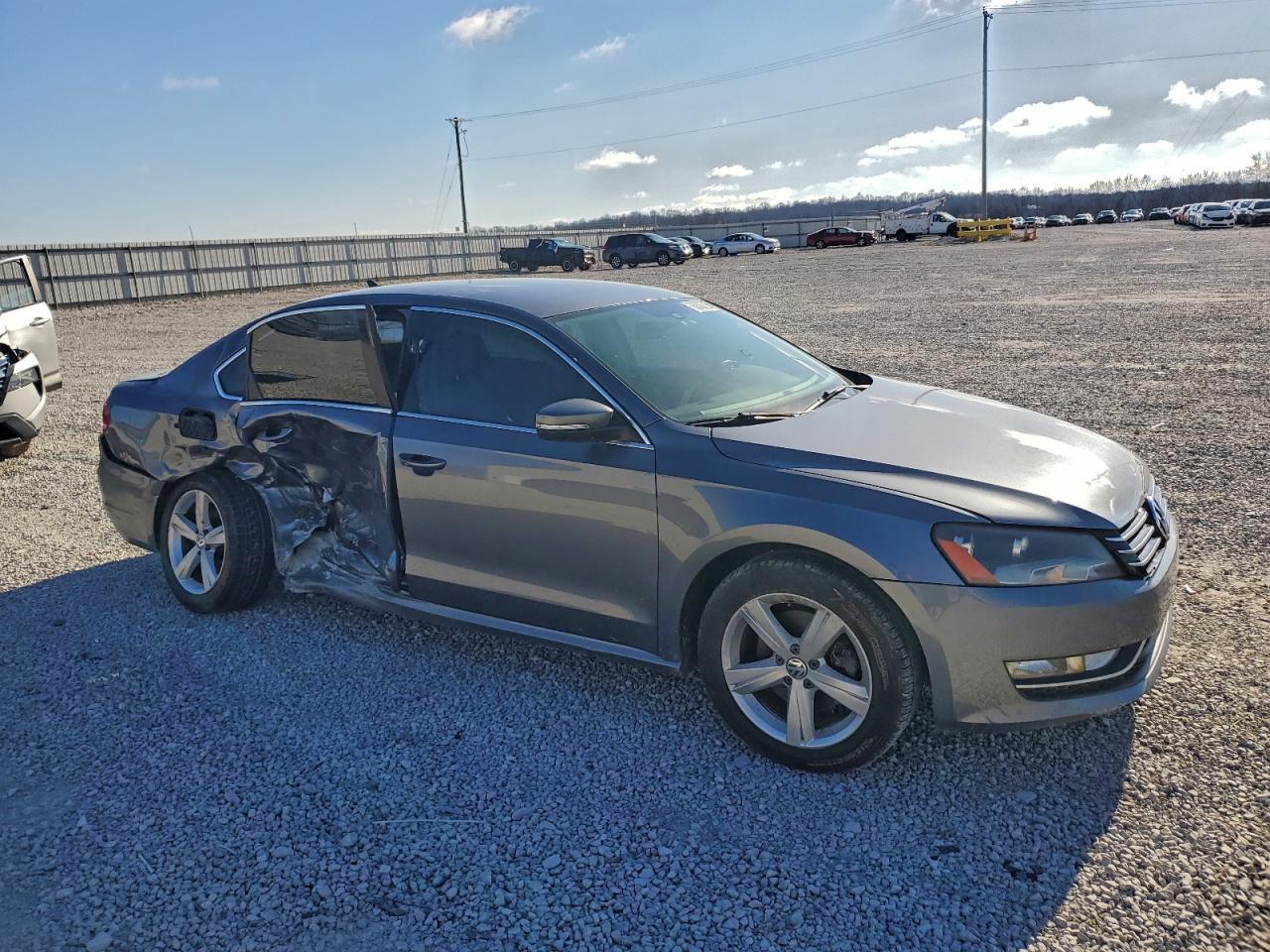2015 VOLKSWAGEN Passat