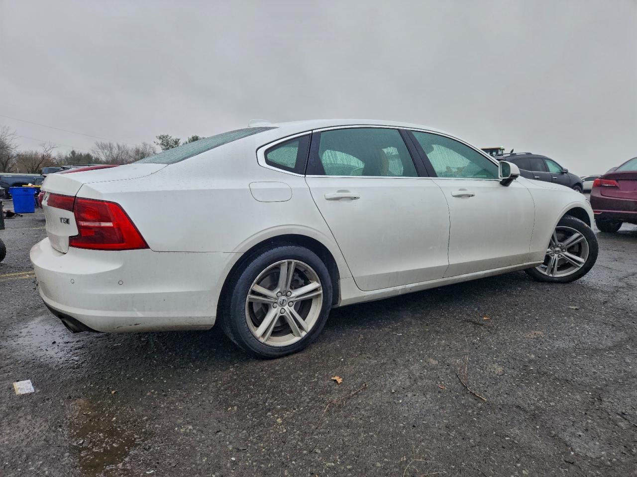 2018 VOLVO S90