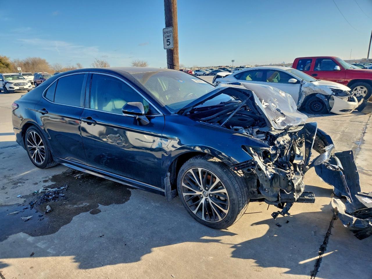 2018 TOYOTA CAMRY