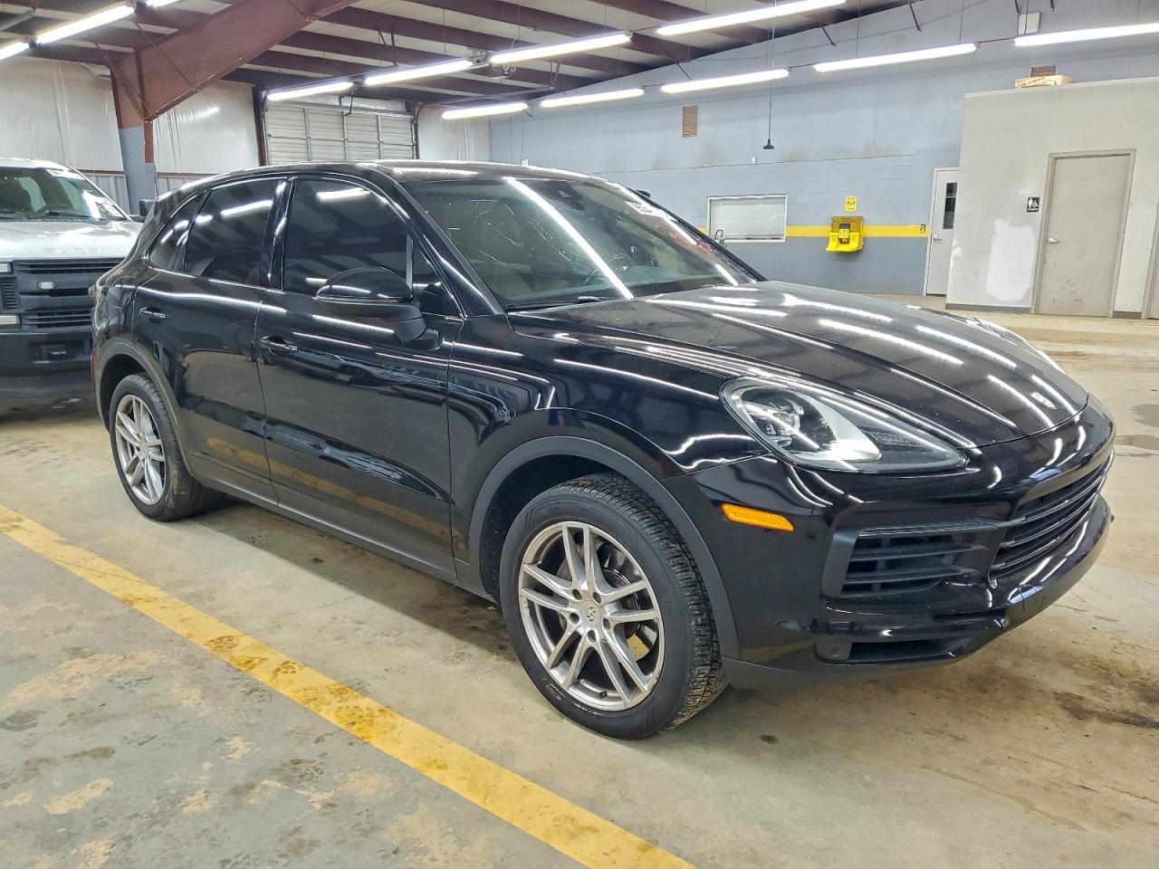 2019 PORSCHE CAYENNE