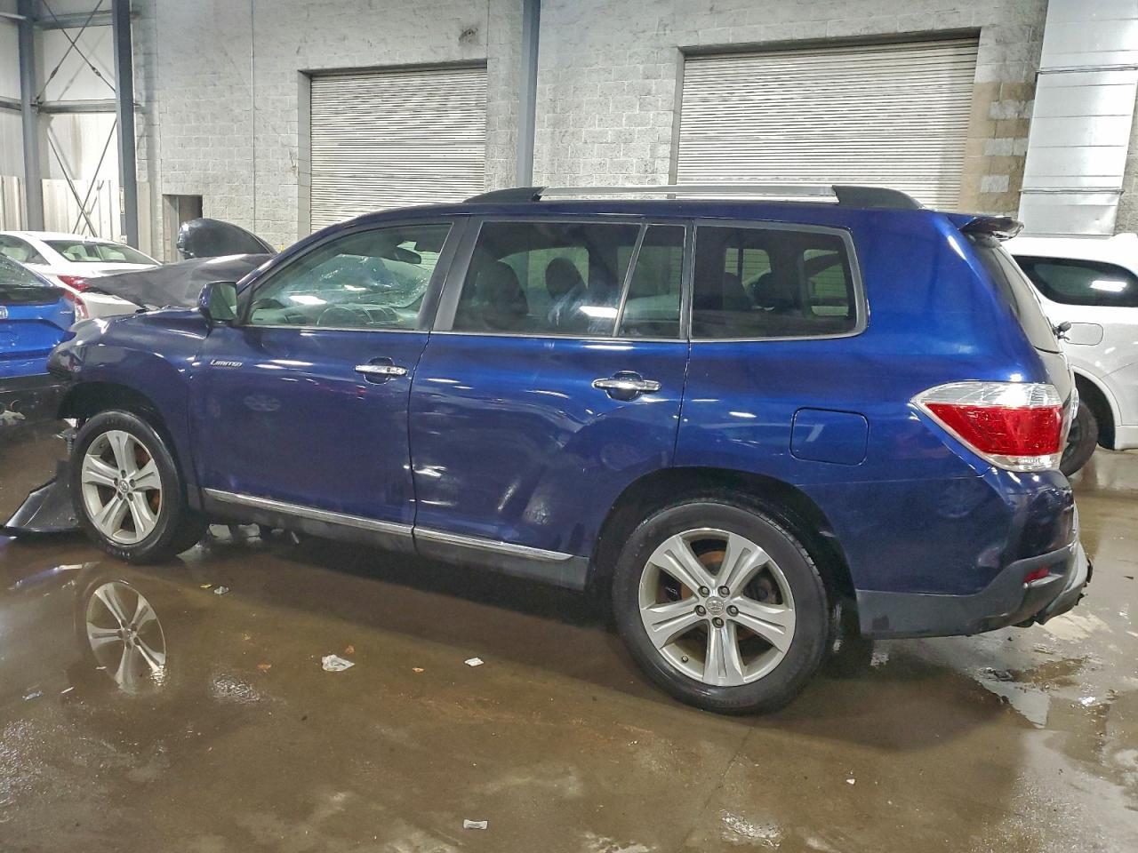 2013 TOYOTA HIGHLANDER