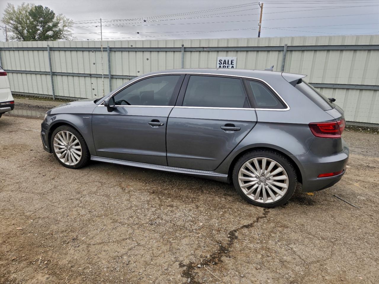 2016 AUDI A3 e-tron