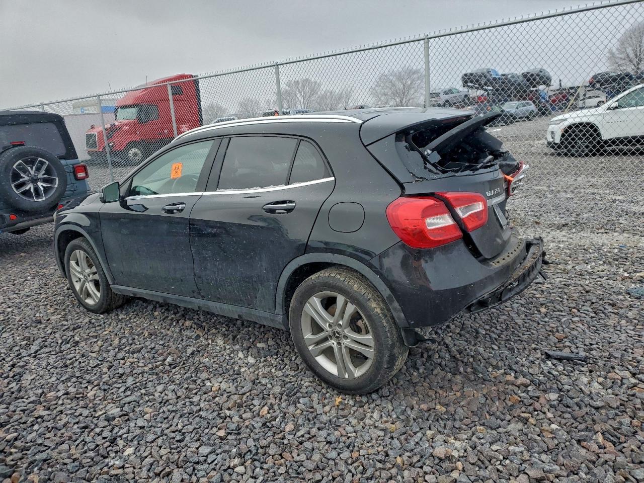 2018 MERCEDES-BENZ GLA-Class