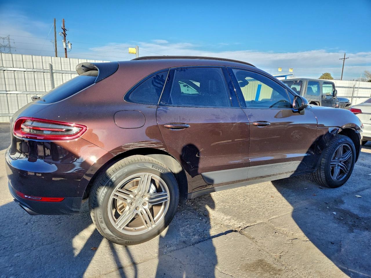 2016 PORSCHE Macan
