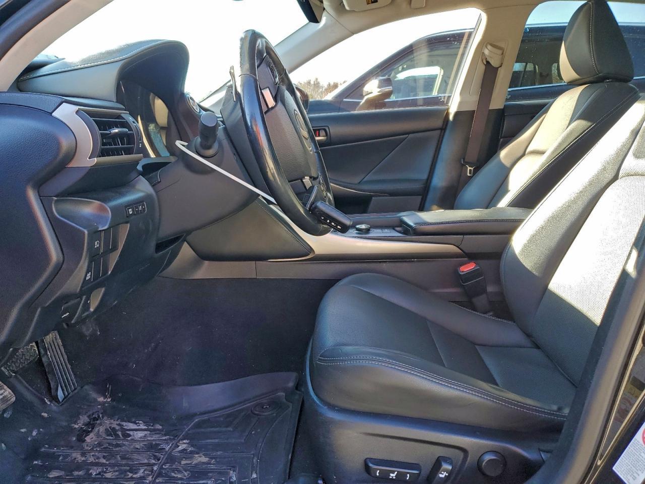 2017 LEXUS IS 300