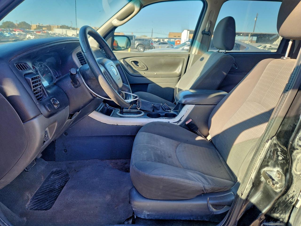 2006 MAZDA Tribute