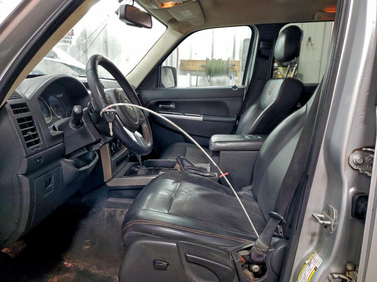 2012 JEEP Liberty