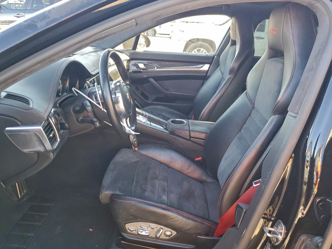 2013 PORSCHE Panamera