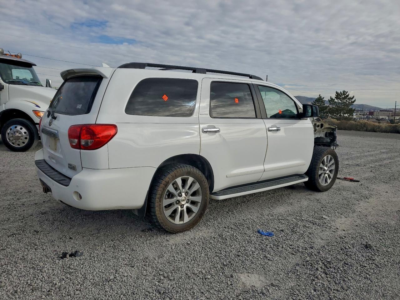 2014 TOYOTA Sequoia