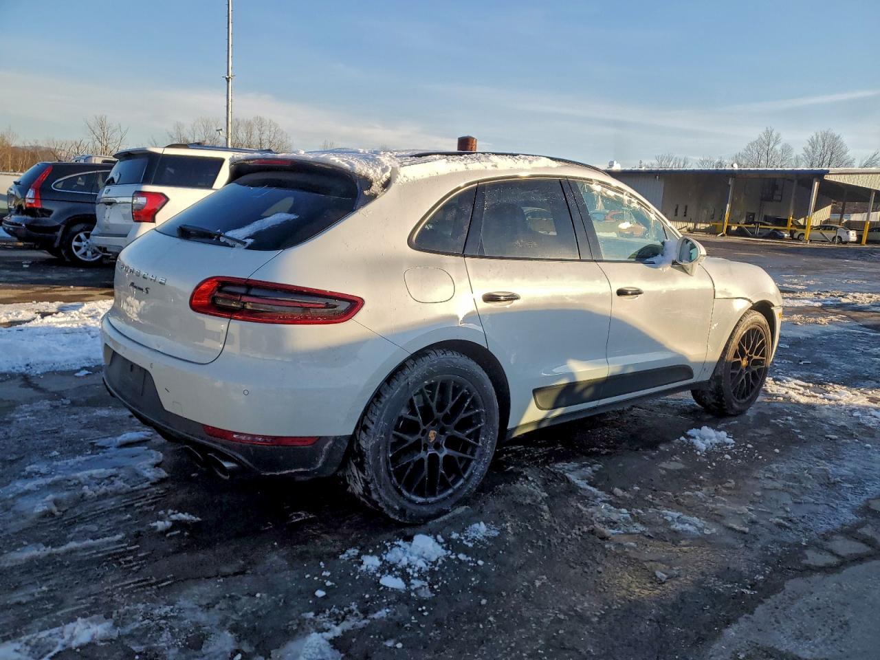 2018 PORSCHE Macan
