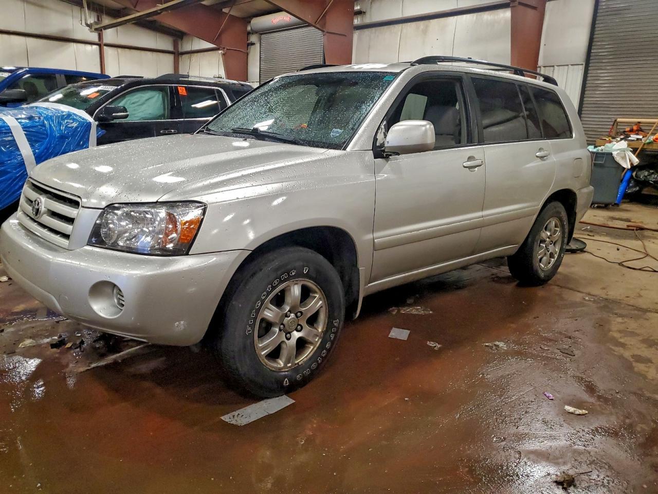 2005 TOYOTA HIGHLANDER
