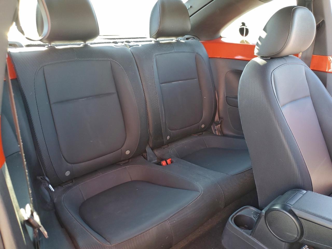 2016 VOLKSWAGEN Beetle