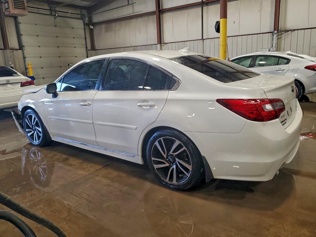 2017 SUBARU Legacy