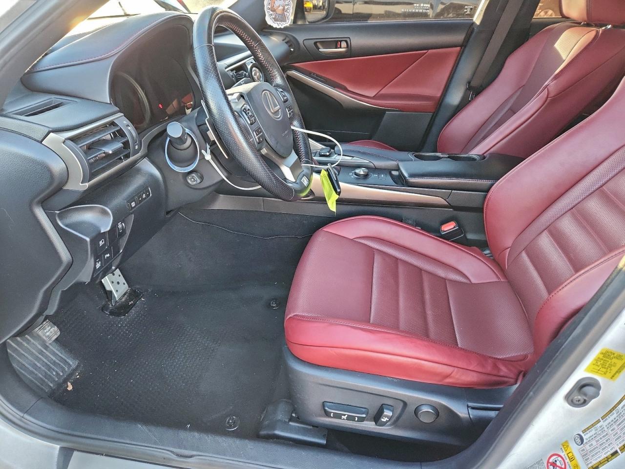 2018 LEXUS IS 300
