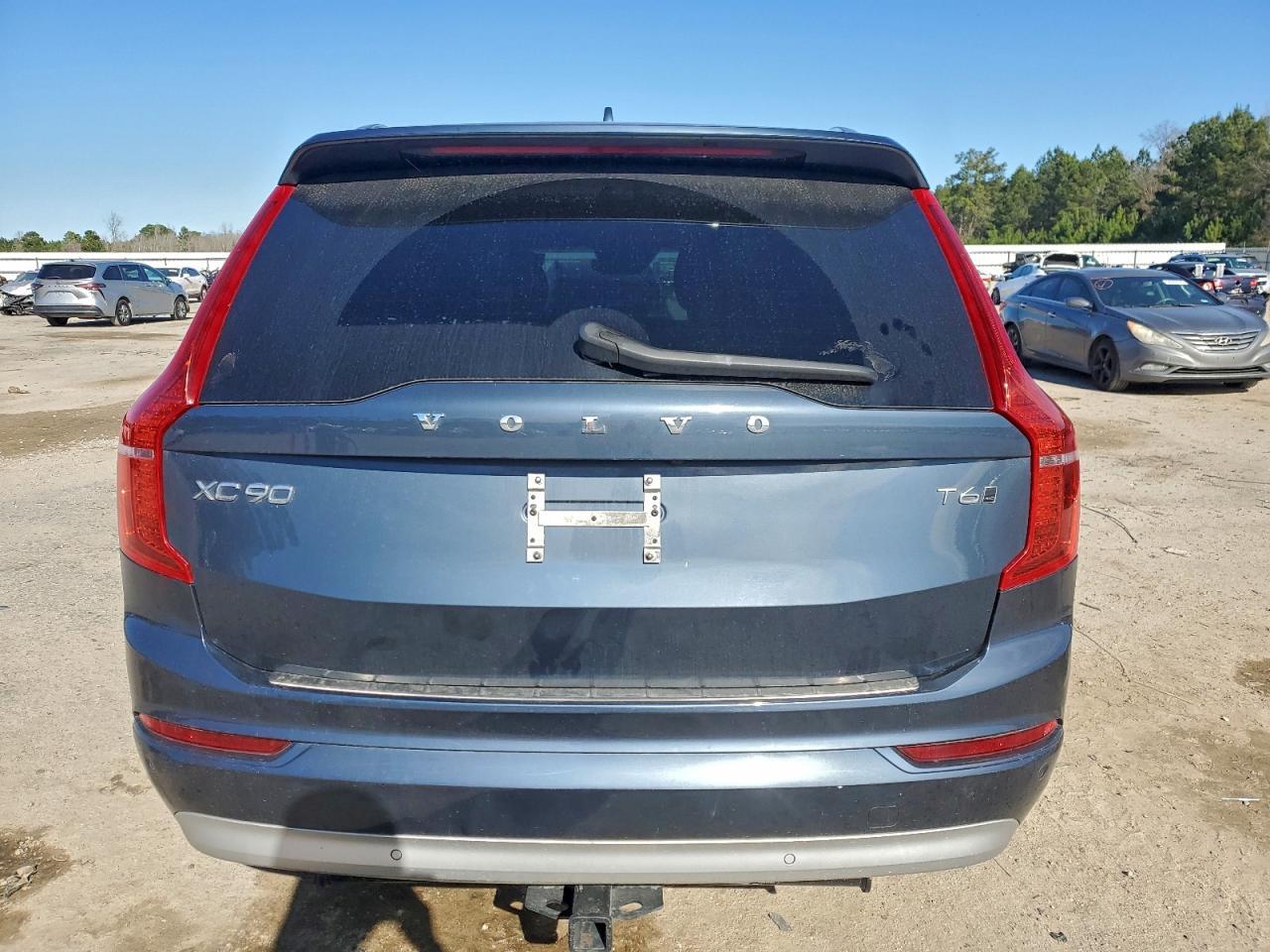 2022 VOLVO XC90