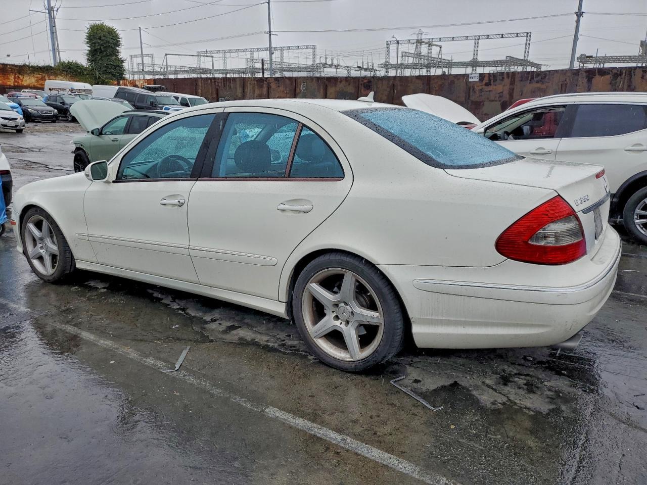 2009 MERCEDES-BENZ E-Class