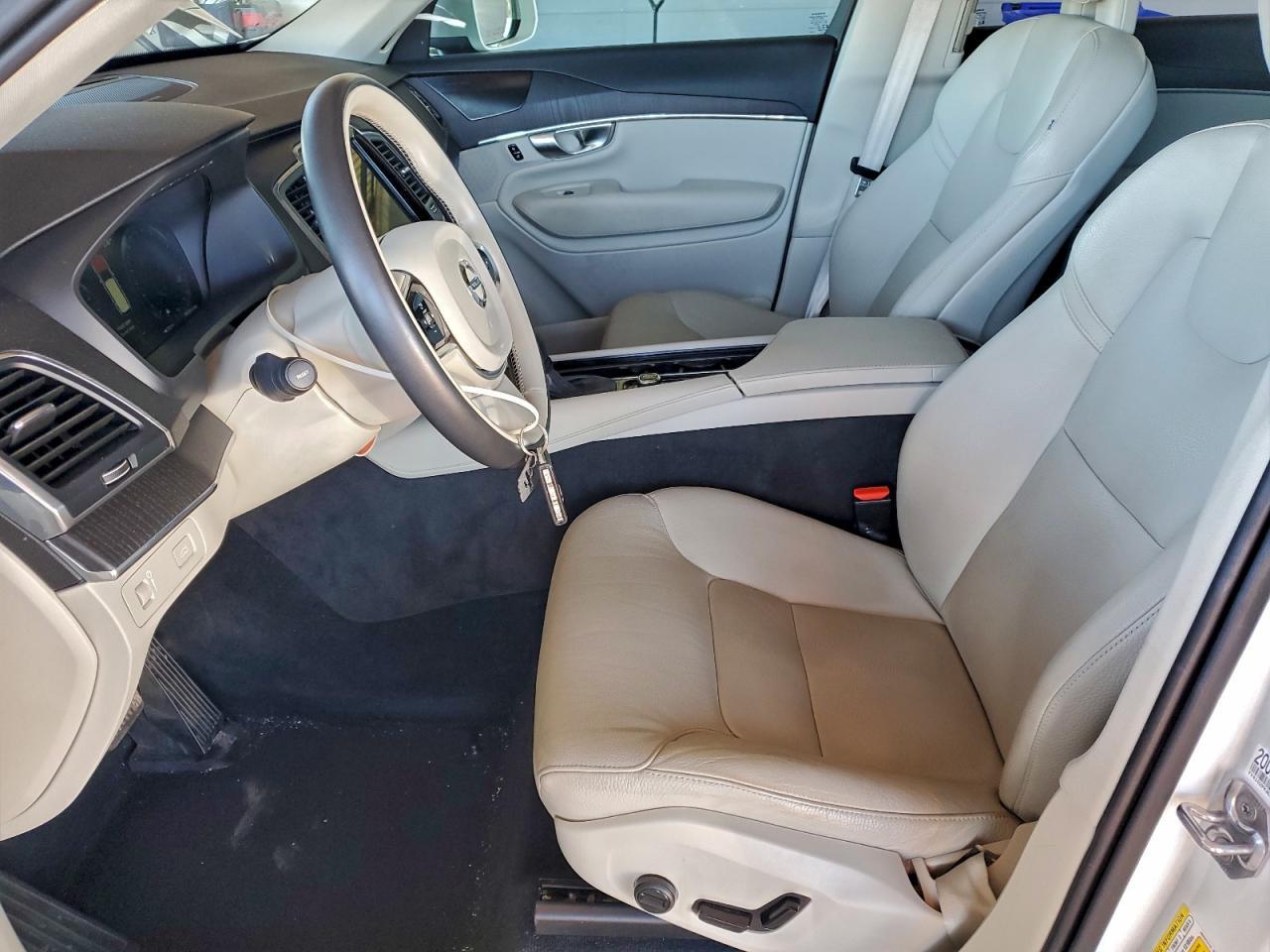 2020 VOLVO XC90