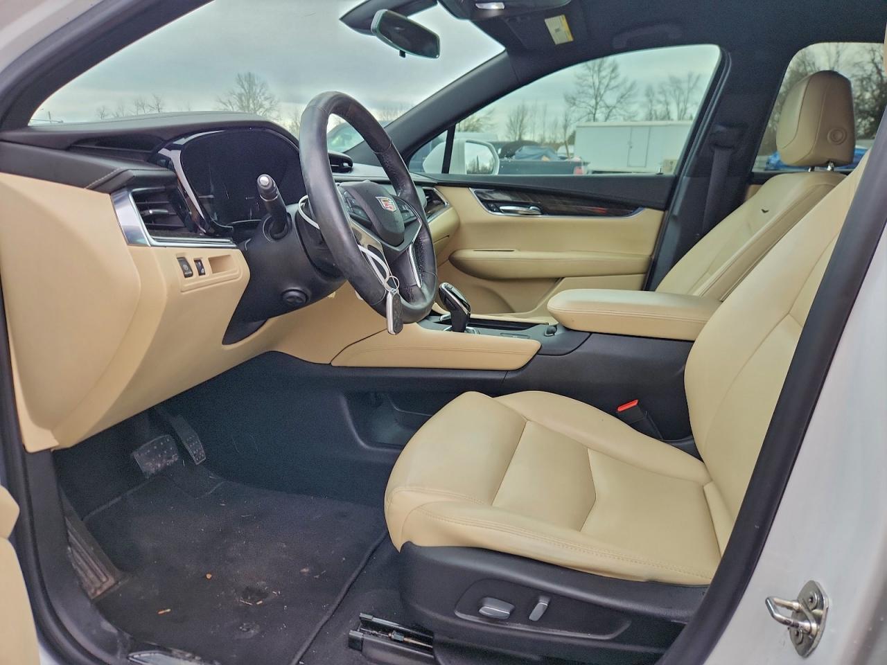 2017 CADILLAC XT5