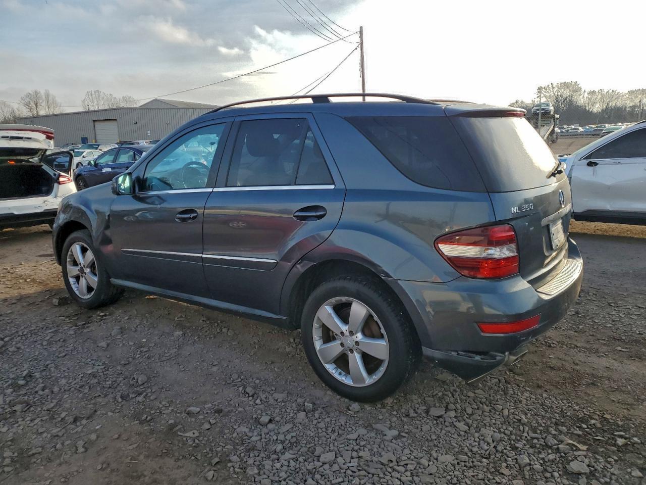 2011 MERCEDES-BENZ ML-Class