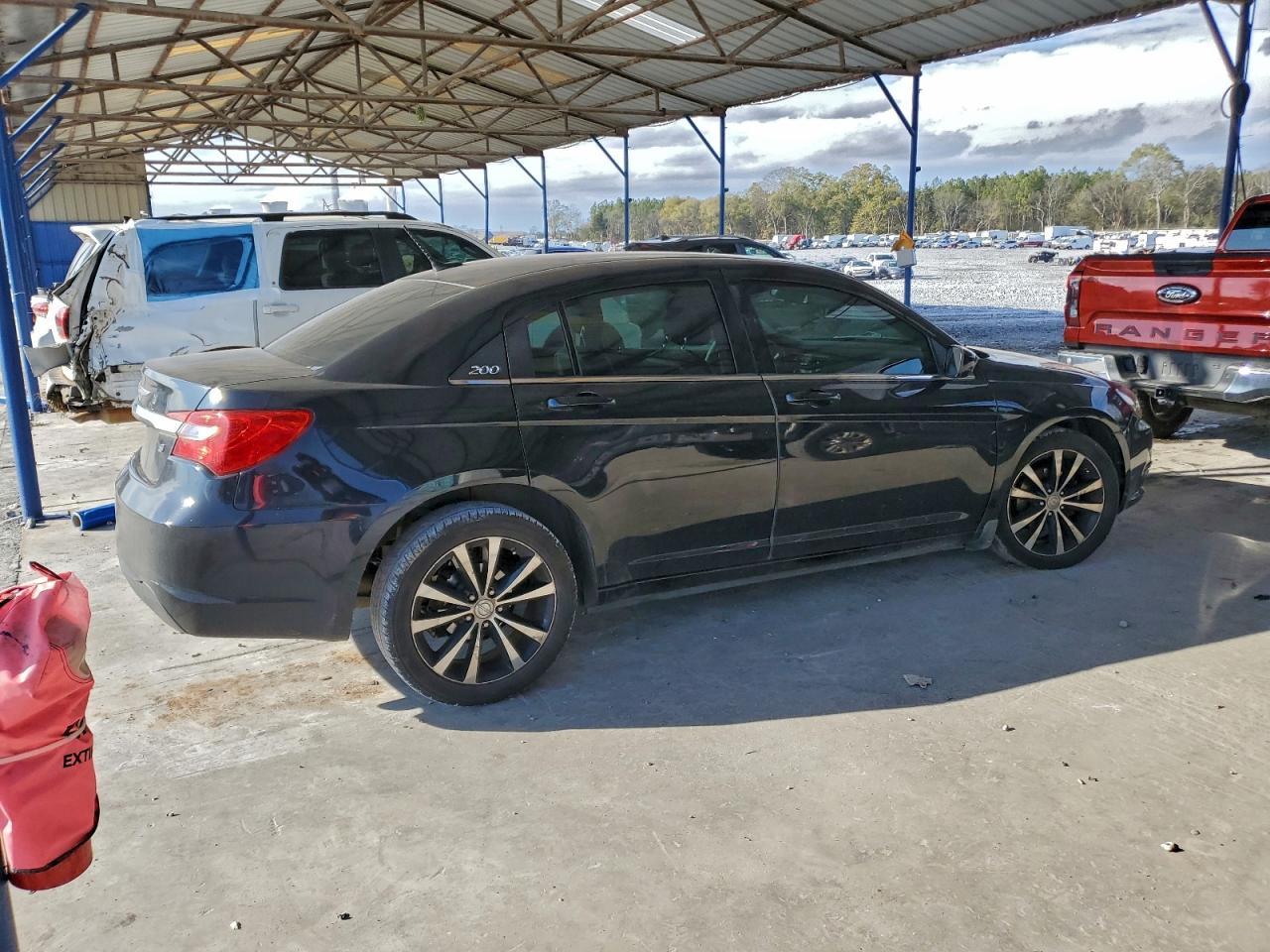 2013 CHRYSLER 200