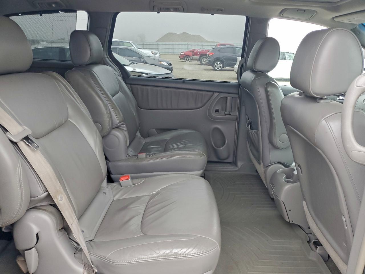 2006 TOYOTA SIENNA