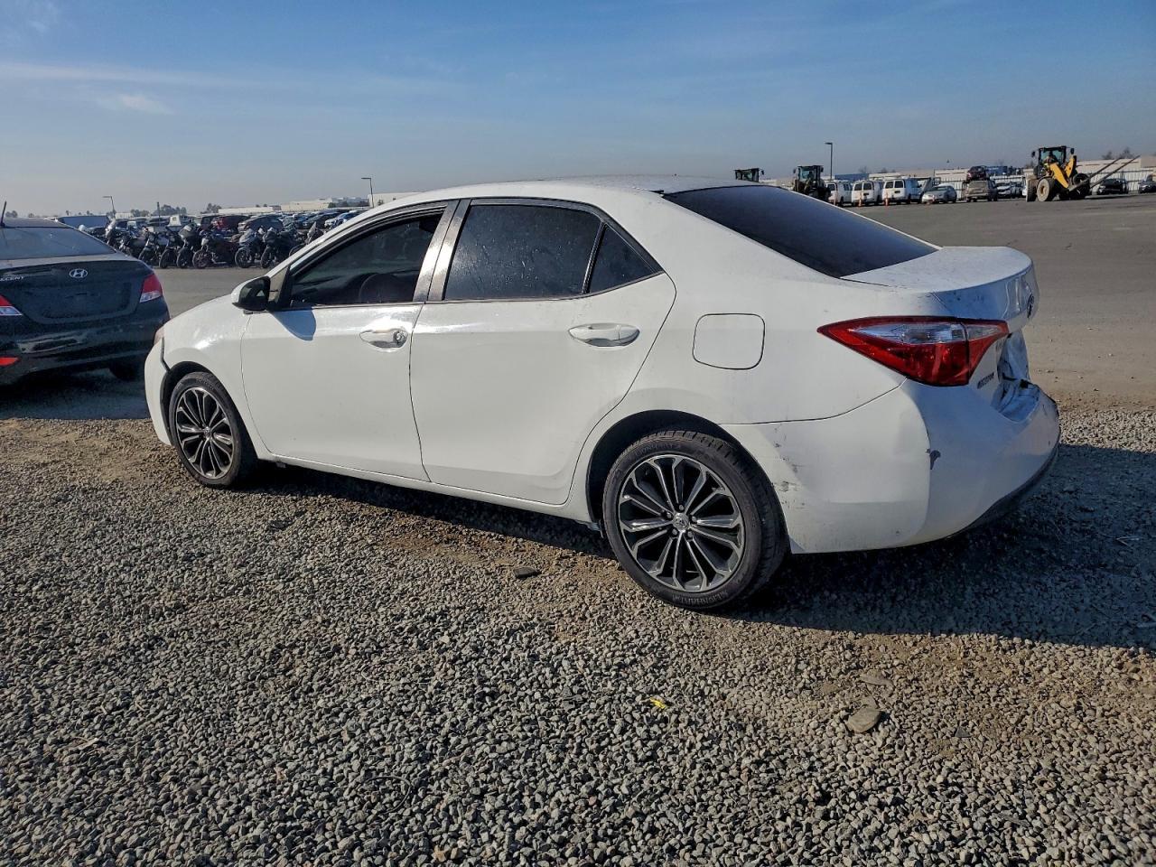 2015 TOYOTA COROLLA