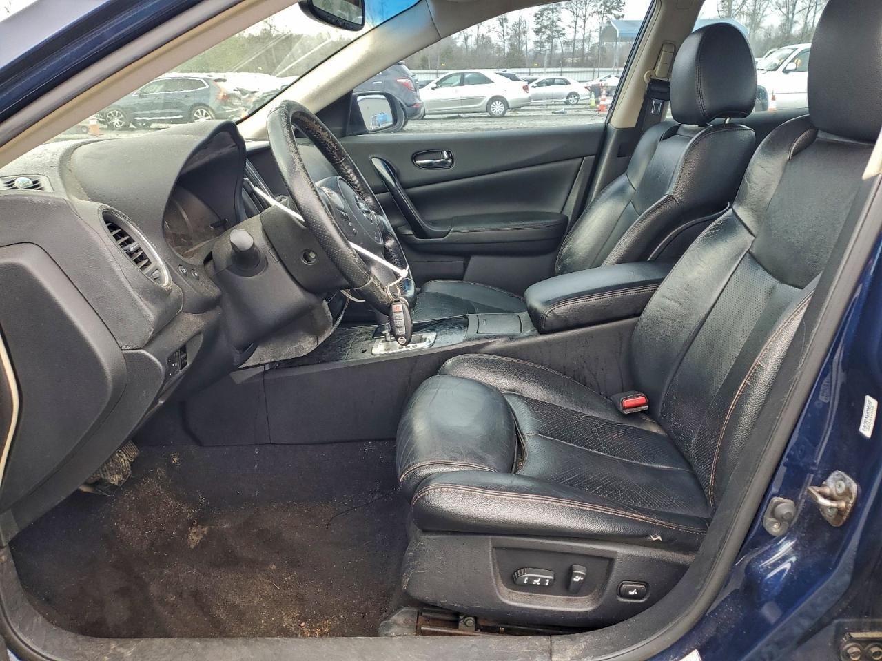 2010 NISSAN Maxima