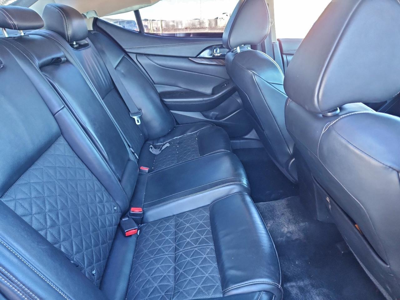 2017 NISSAN Maxima