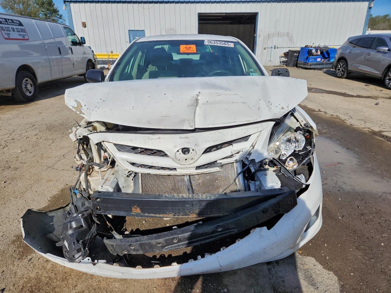 2011 TOYOTA COROLLA