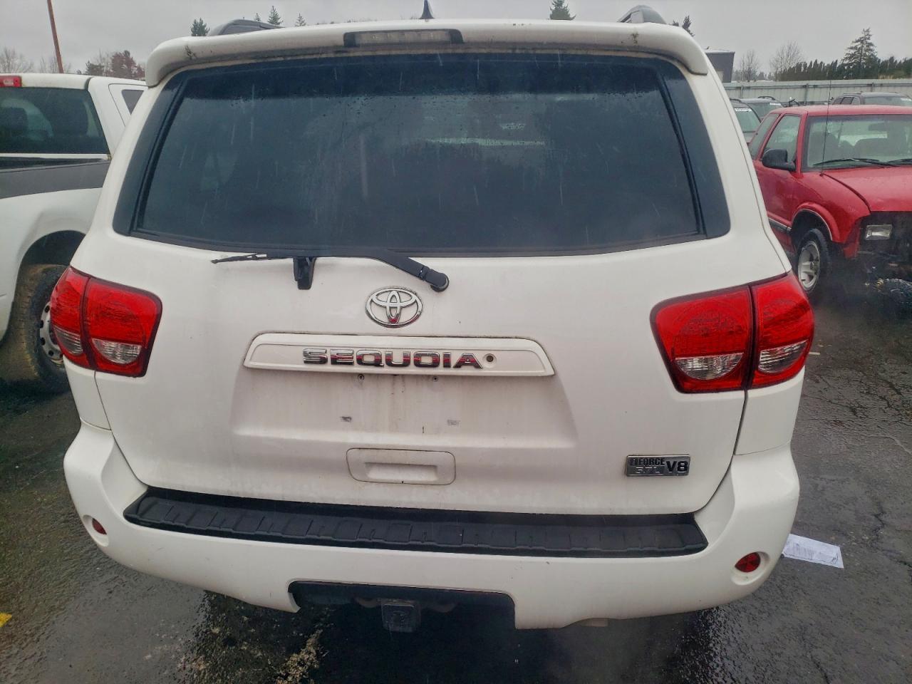 2011 TOYOTA Sequoia