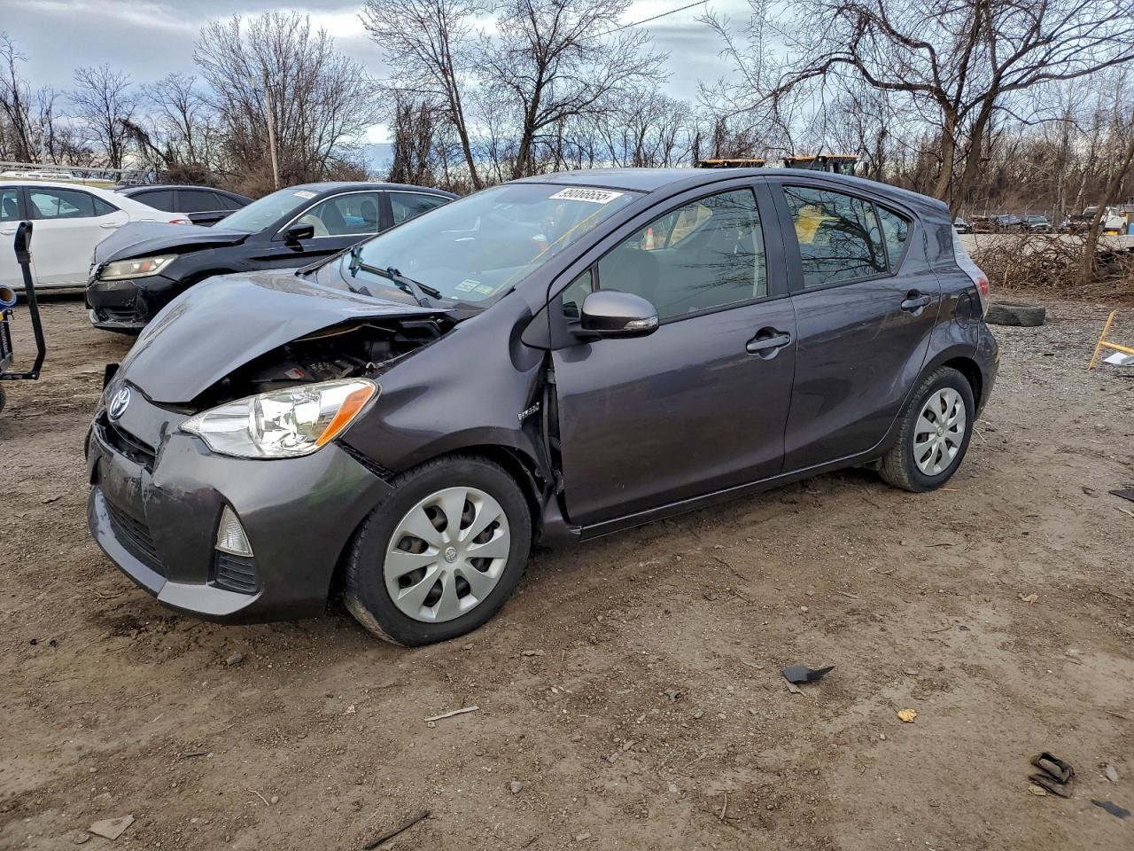 2014 TOYOTA Prius c