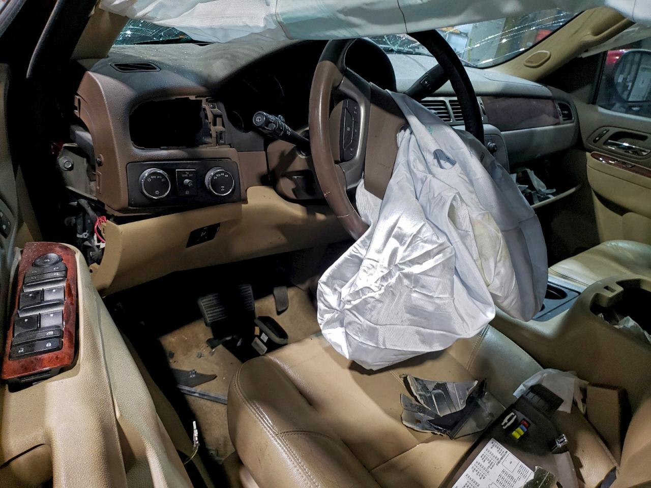 2014 CHEVROLET Tahoe