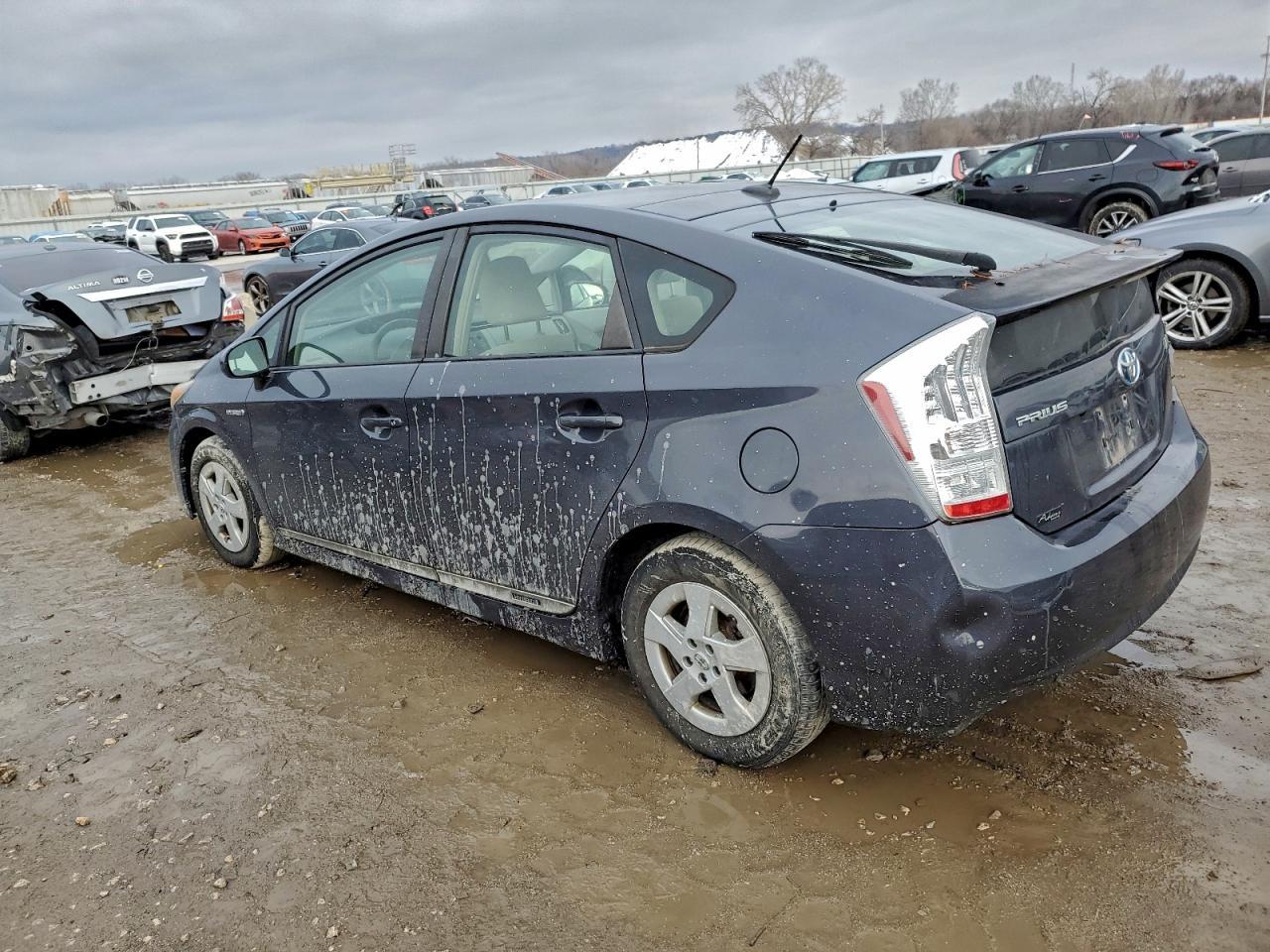 2011 TOYOTA PRIUS