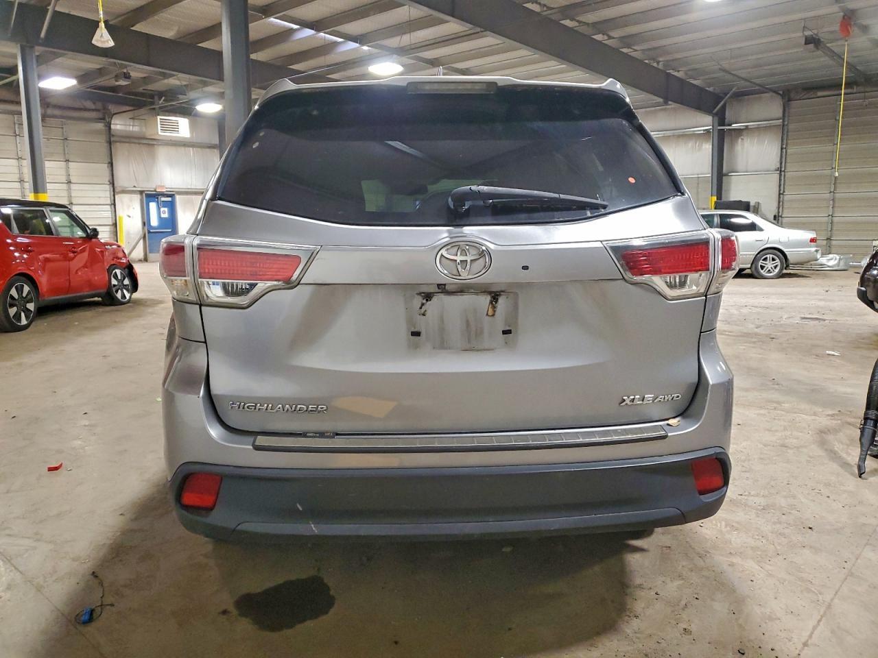 2016 TOYOTA HIGHLANDER