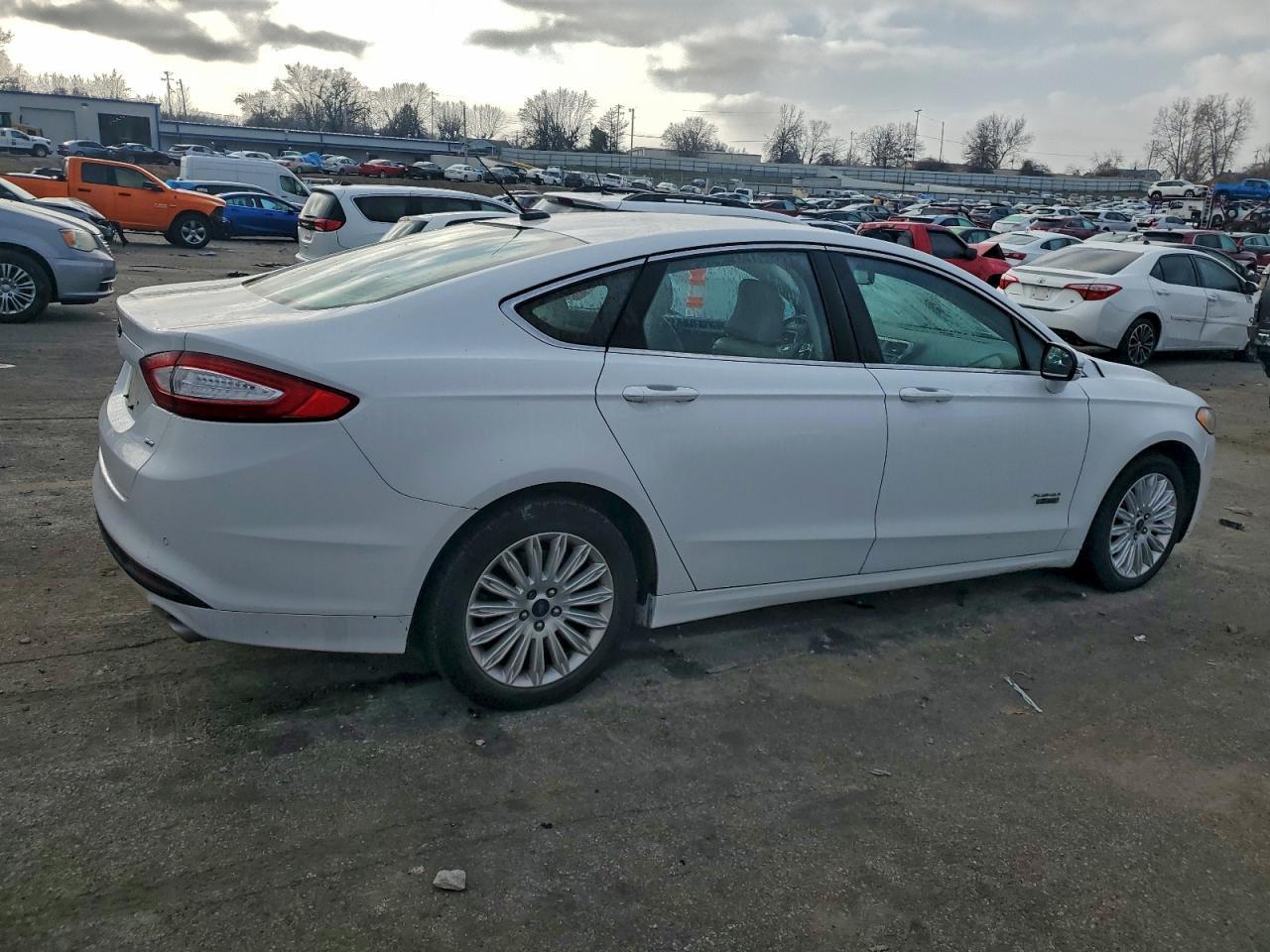 2016 FORD FUSION