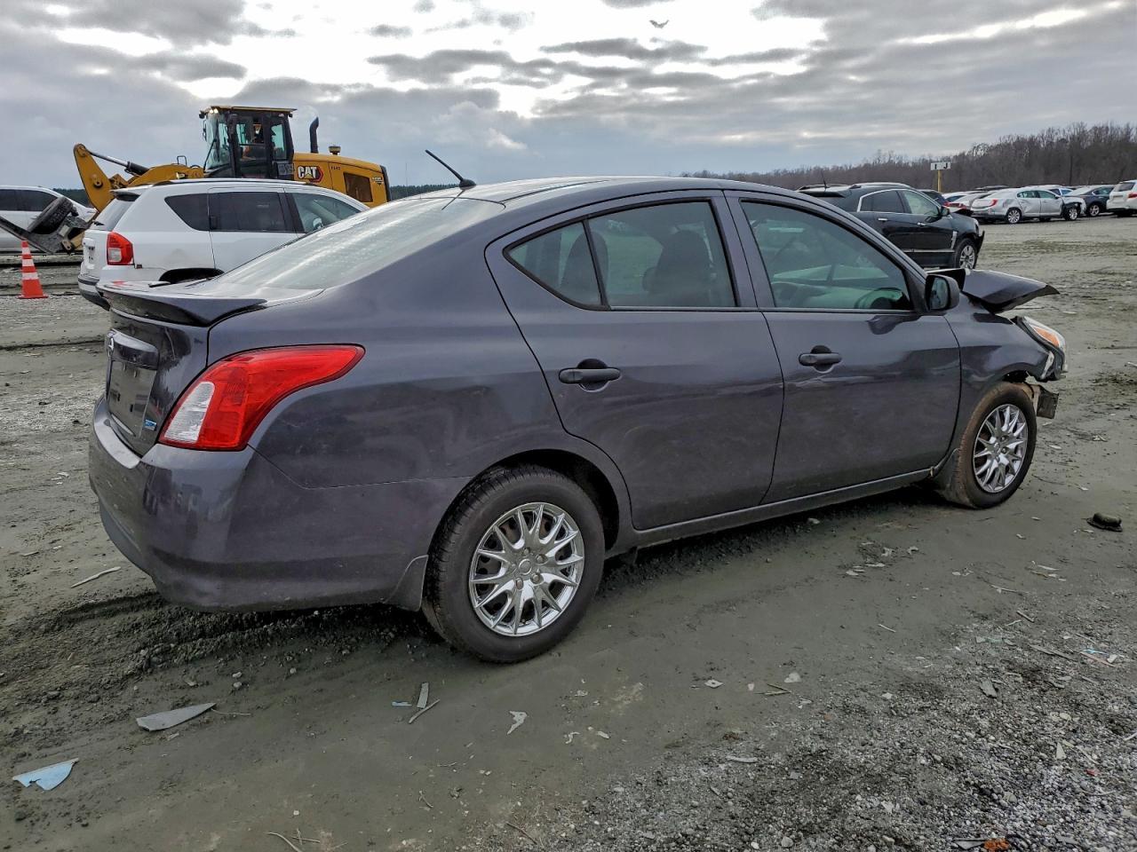 2015 NISSAN VERSA