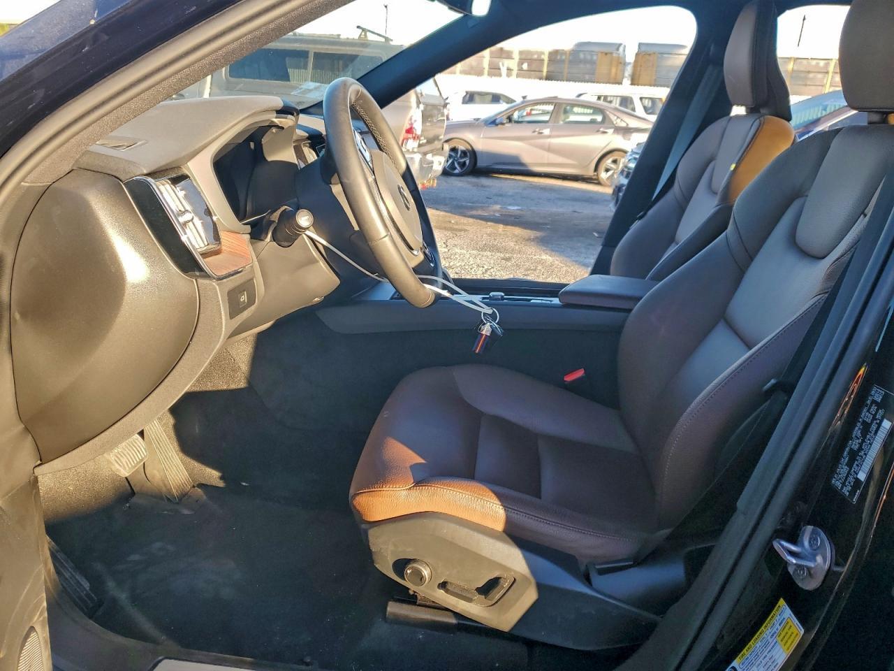 2024 VOLVO XC60