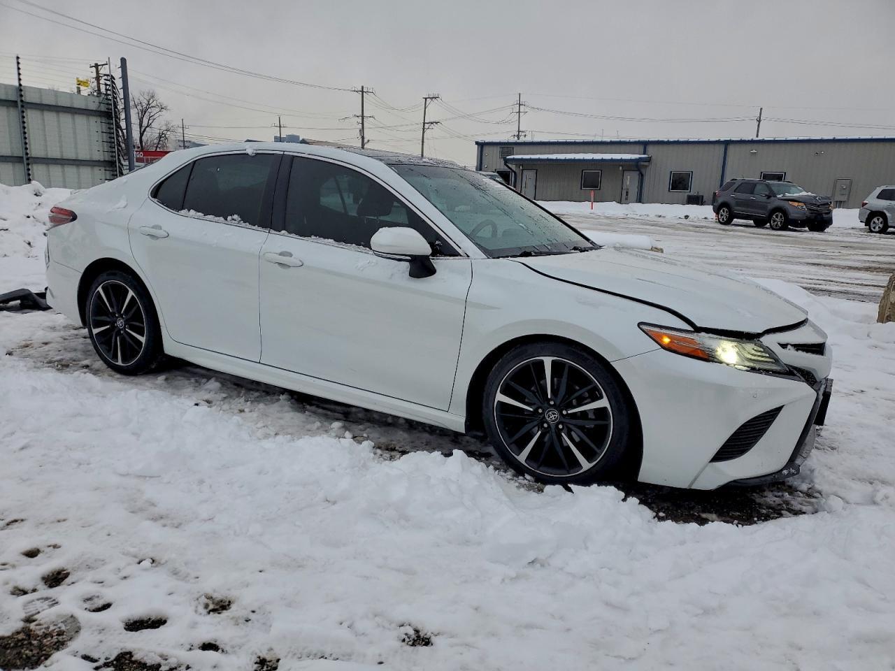 2018 TOYOTA CAMRY
