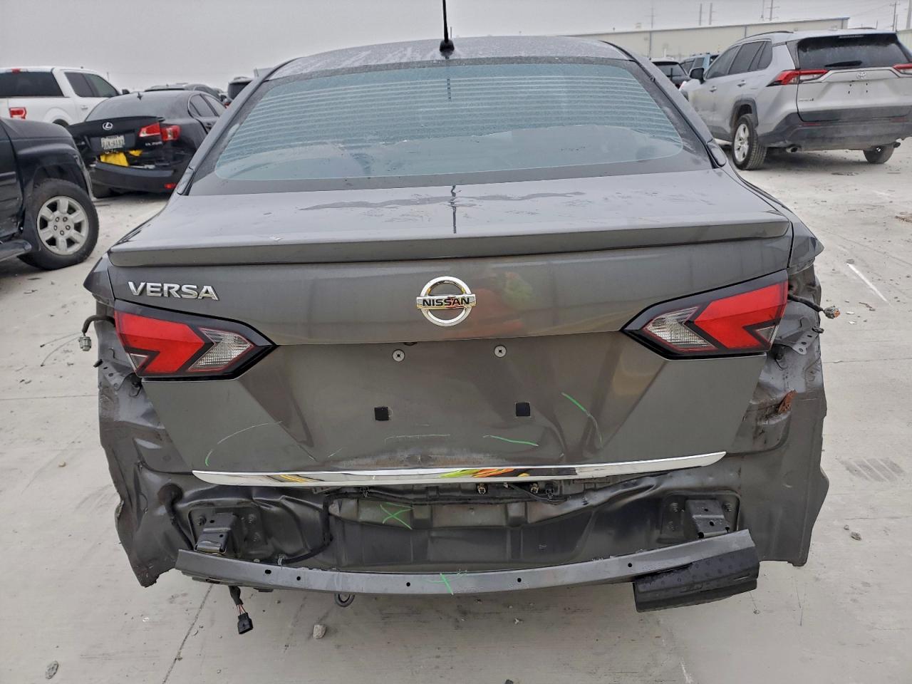 2020 NISSAN VERSA