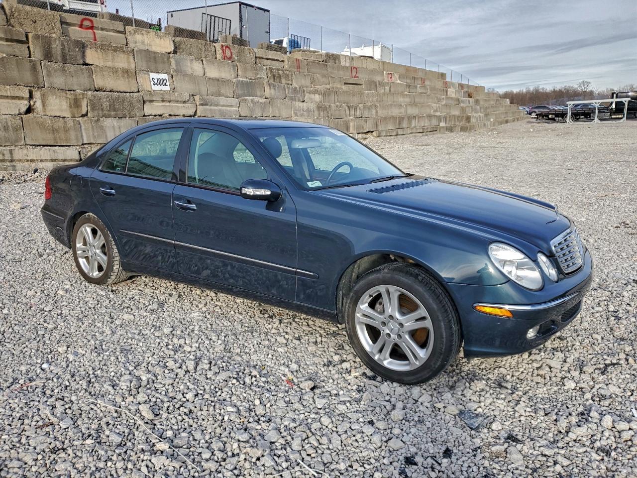 2005 MERCEDES-BENZ E-Class